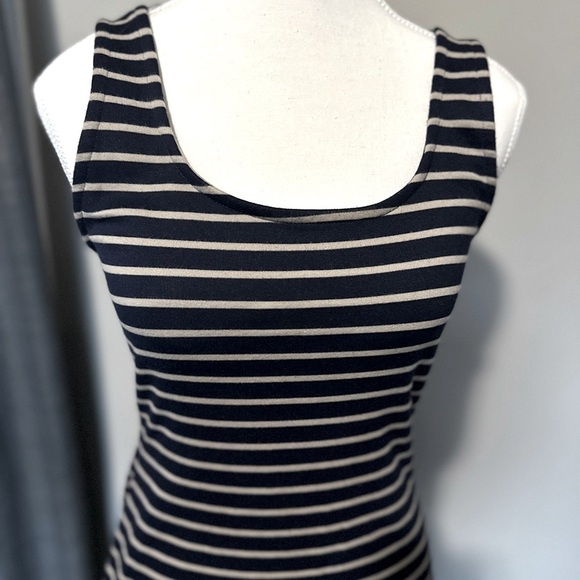 Iris Bodycon stretch dress with back Zipper, Striped sz M, good condition - Picture 7 of 8